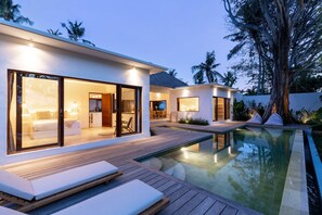 Basic Villa, 2 Queen Beds | Pool | Outdoor pool, an infinity pool - Villa Lumahi Tiga (Cemagi)