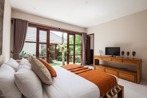 Basic Villa, Multiple Beds