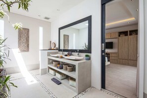 Villa, plusieurs lits | Salle de bain
