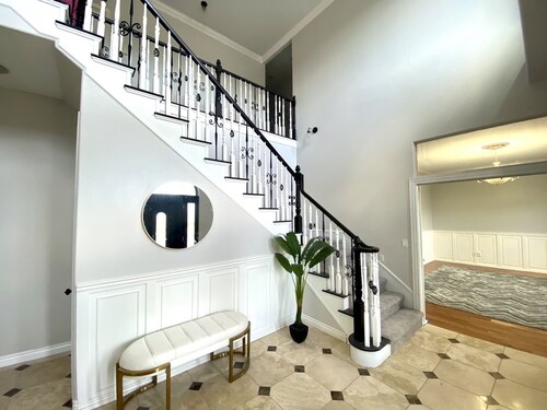 Gorgeous 8-Bedroom Mansion with Private Pool in Cedar City