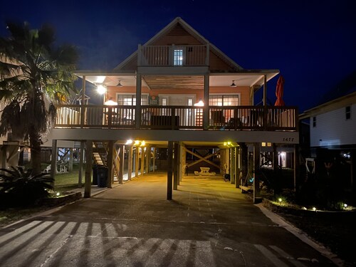 Luna Rosa: A Private West Beach Home! 