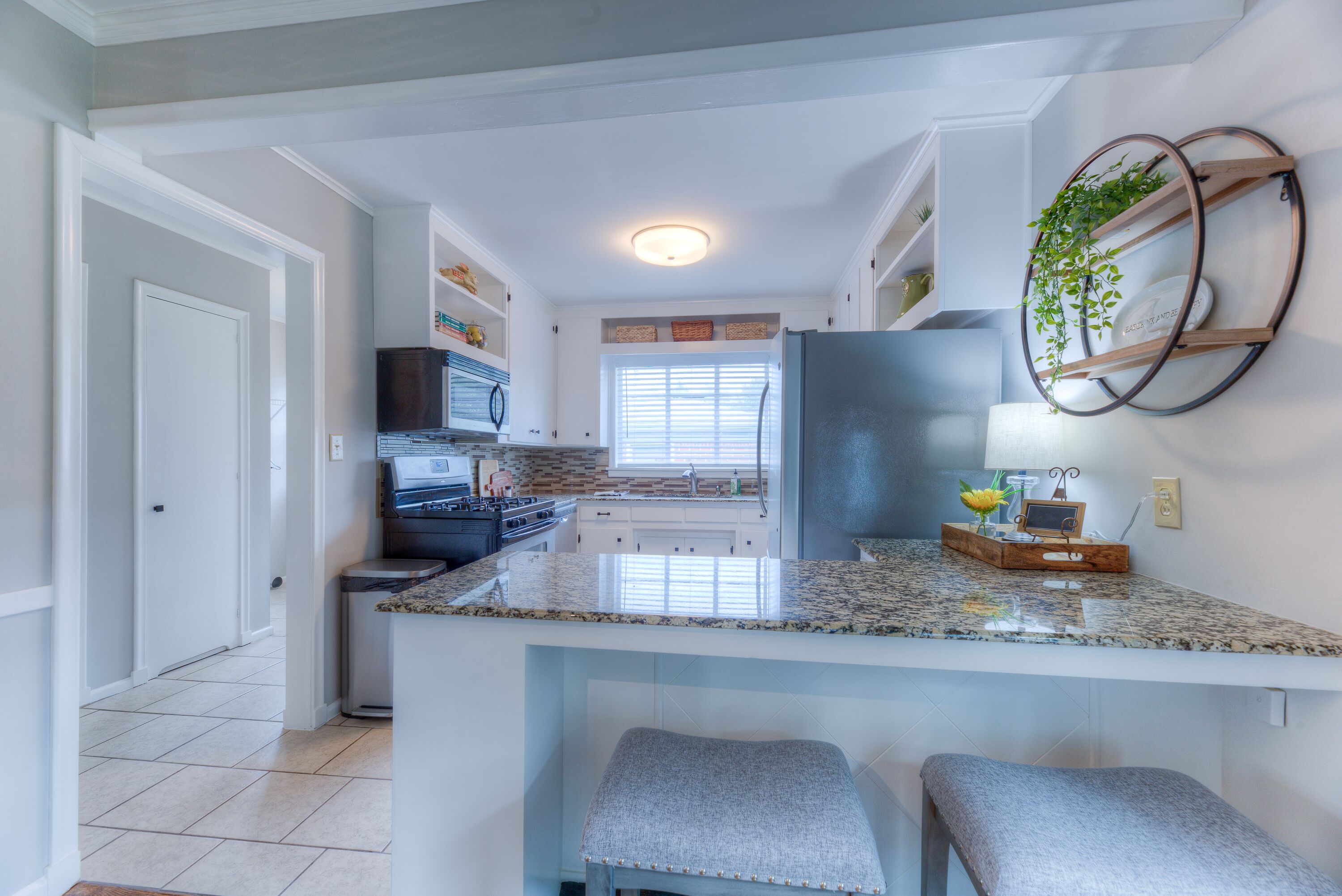 冰箱、微波炉、烤箱、炉灶