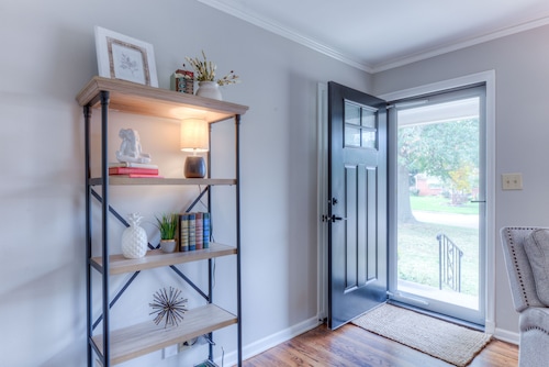 Ideal Location-Across From Expo Center