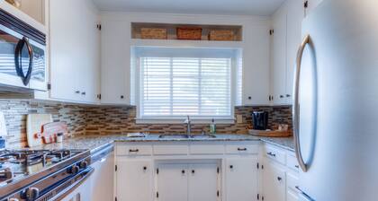 Ideal Location-Across From Expo Center