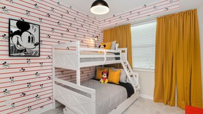 2 slaapkamers, een strijkplank/strijkijzer, internet, beddengoed