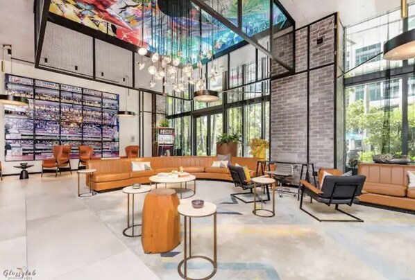 Unclassified image, 1 of 43, button