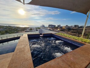 Condo, 2 phòng ngủ | Hồ bơi | Hồ bơi ngoài trời 