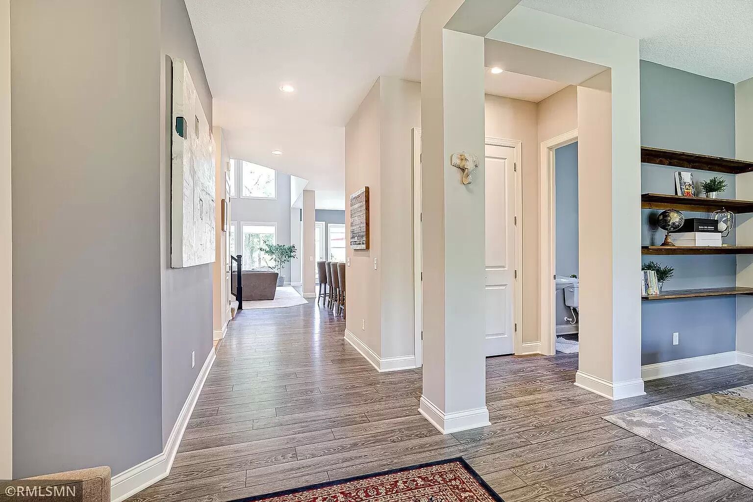 Contemporary modern home in Excelsior. close to lake and shops