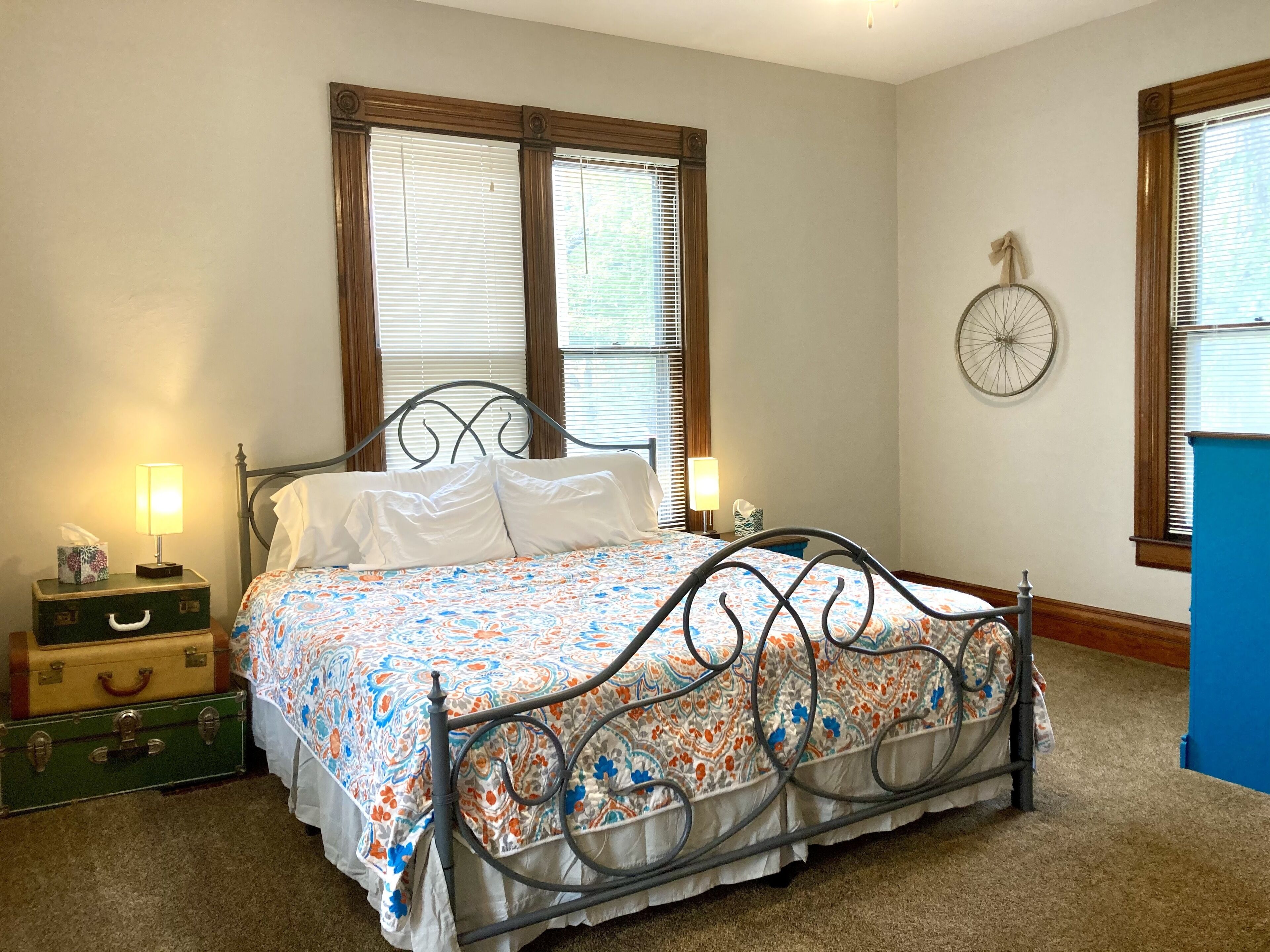 2 多间卧室、办公桌、熨斗/熨衣板、旅行婴儿床