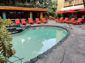 Outdoor pool - Swanky Studio just ½Block to Waikiki Beach - Bamboo Waikiki 708 (Honolulu)