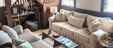 Smart-TV, peis og bøker