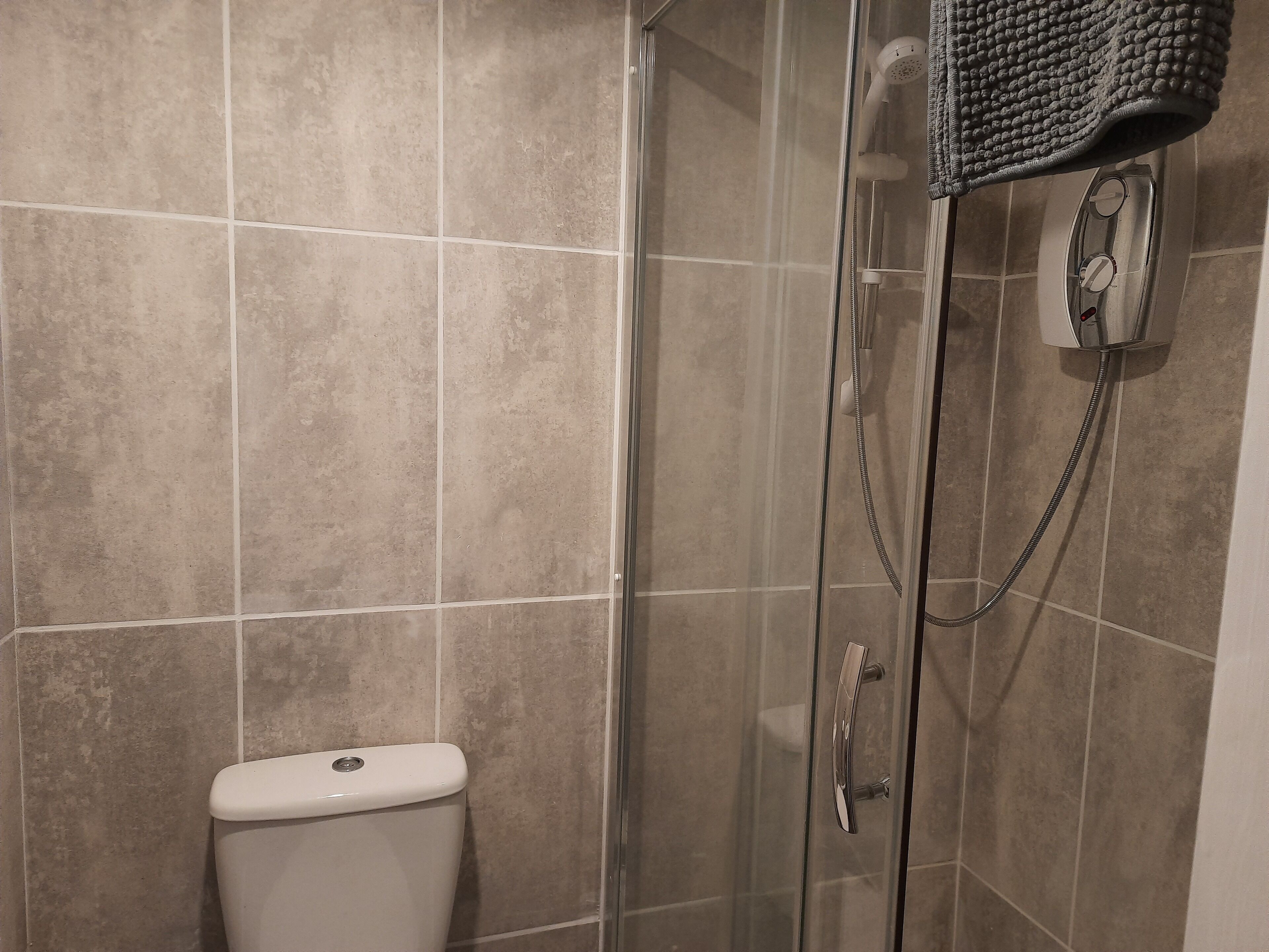 Douche, serviettes fournies