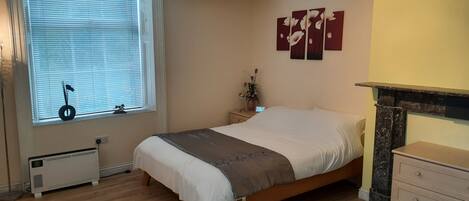 1 quarto, ferros/tábuas de passar roupa, Wi-Fi, roupa de cama