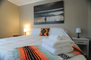 3 bedrooms, WiFi, wheelchair access - Oasis! BEST LOCATION! Private Pool! By Restaurants (Chandler)