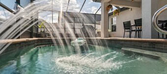 TROPICAL RETREAT WITH PRIVATE HEATED POOL-TAMPA BAY.