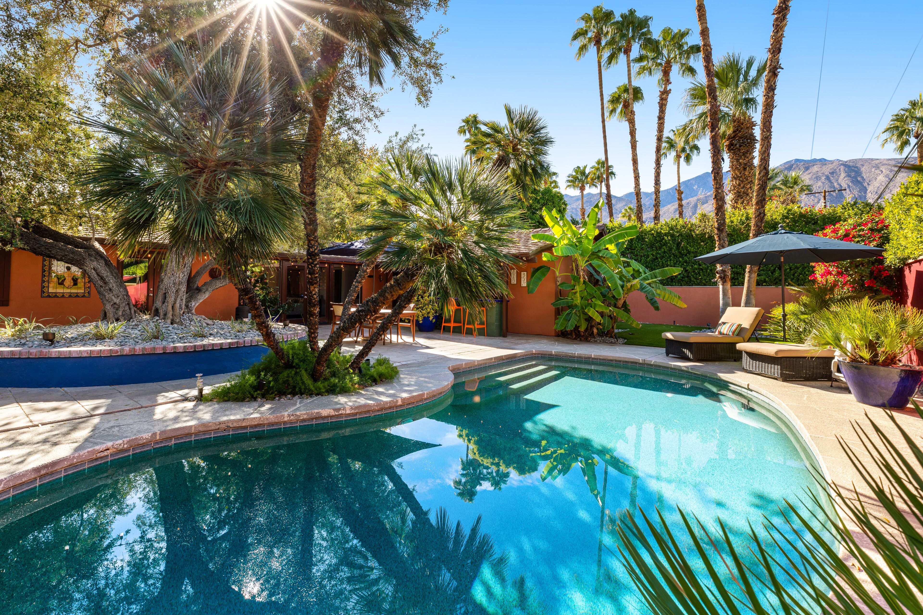 Een verwarmd zwembad