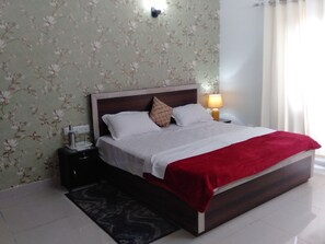 3 chambres, fer et planche à repasser, Wi-Fi gratuit, draps fournis