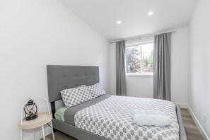 5 quartos, escrivaninha, berço de viagem, Wi-Fi de cortesia