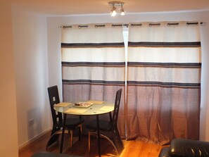 Dining - An impressive one bedroom apartments (Glasgow)