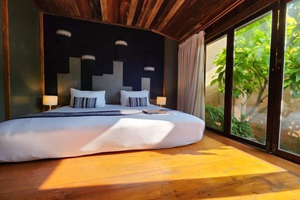 Lakens van Egyptisch katoen, luxe beddengoed, een minibar