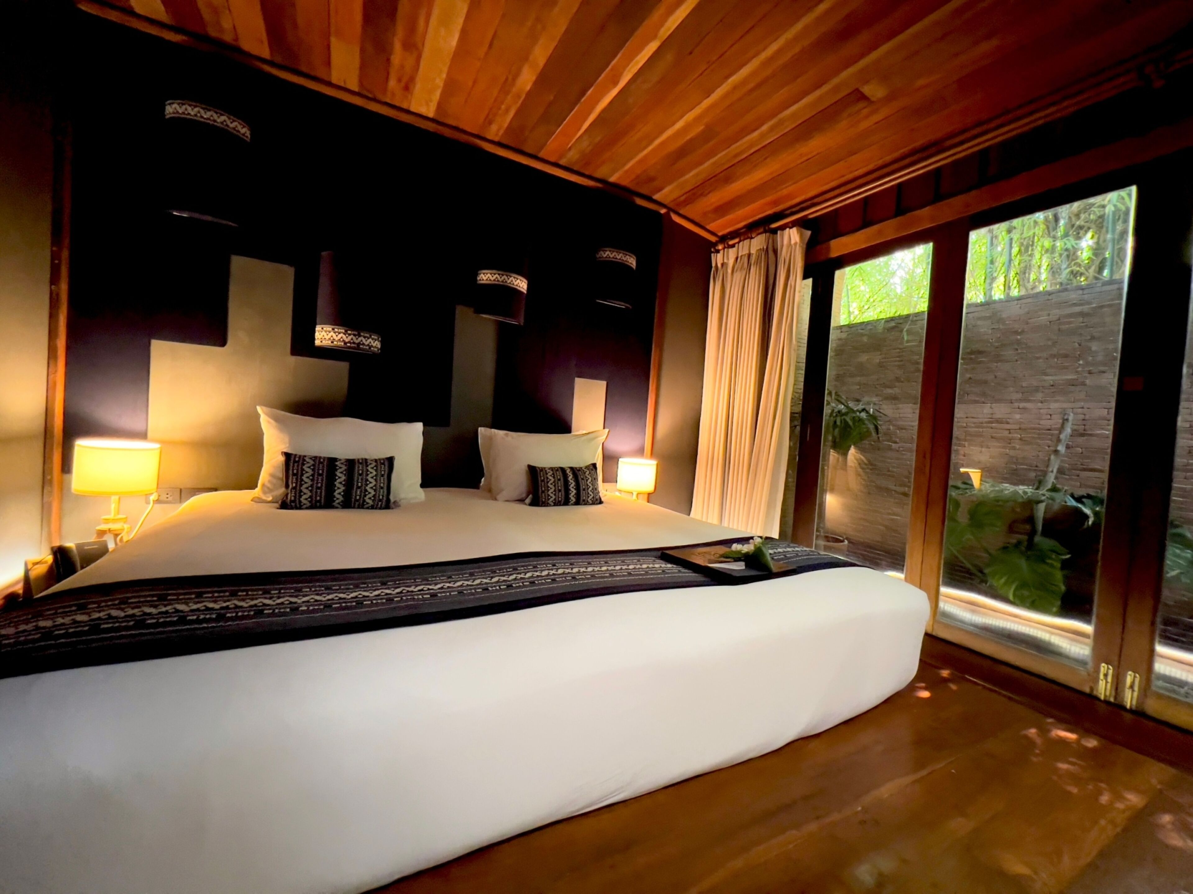 Deluxe Room, Garden View | Egyptian cotton sheets, premium bedding, minibar, in-room safe