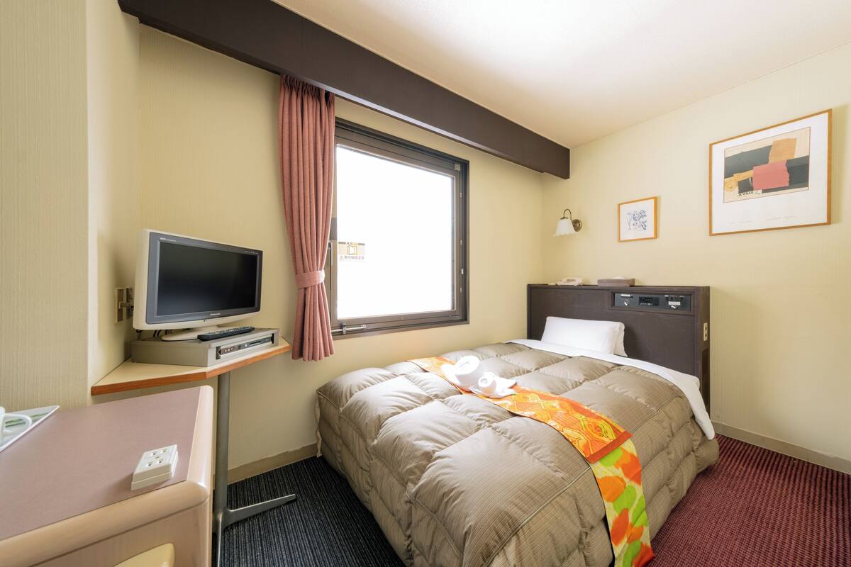 Wifi gratis y ropa de cama