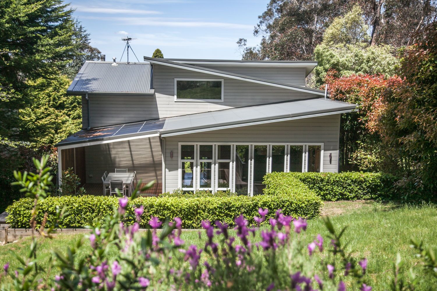 Narrow Neck House- Modern escape in the Blue Moutains