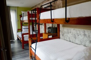 1 bedroom, free WiFi, bed sheets - Crusoe Cabins Costa Azalea (Samal)