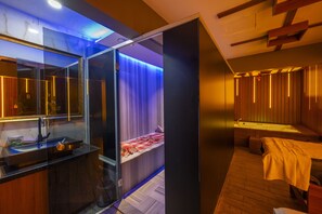 Couples treatment room(s), Turkish bath/hammam, body treatments