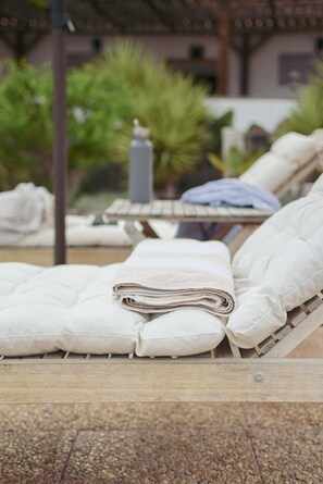 Property grounds - Pet-Friendly 'Finca Rural Los Tanquillos' with Mountain View, Pool, Wi-Fi, A/C, Terrace & Garden (San Bartolomé de Tirajana)