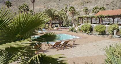 Pet-Friendly 'Finca Rural Los Tanquillos' with Mountain View, Pool, Wi-Fi, A/C, Terrace & Garden