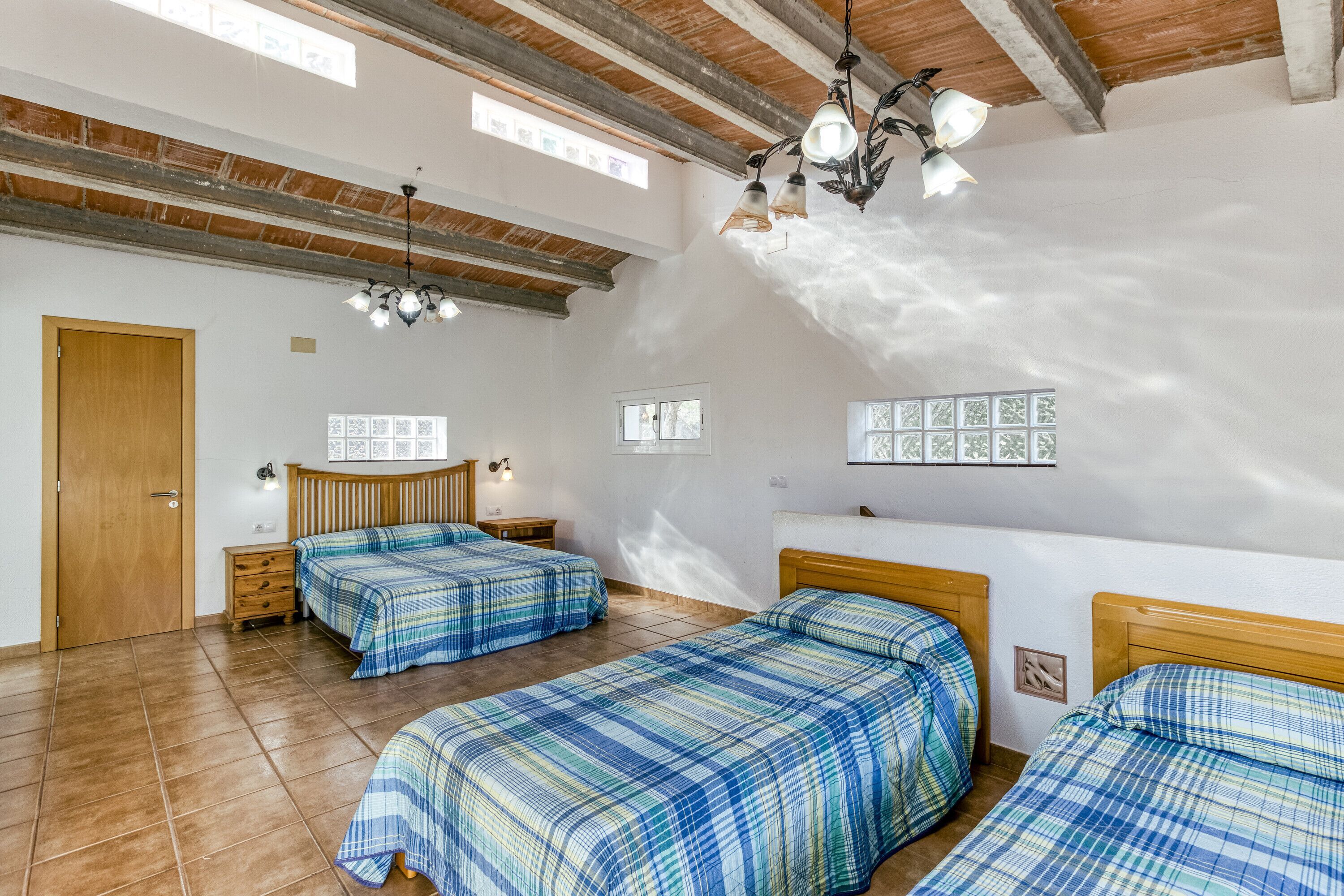 4 bedrooms, WiFi, bed sheets