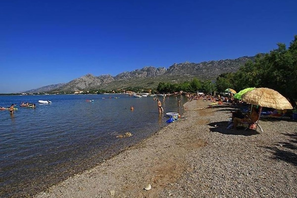 Una playa cerca