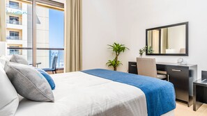 Laptop workspace, blackout curtains, iron/ironing board, free WiFi