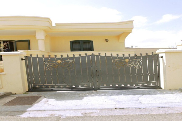 Cancello di ingresso della villetta