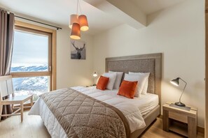2 bedrooms, WiFi, bed sheets - 50m from ski slopes, 5th floor, fitness, swimming pool, sauna, hammam, terrace, parking, ski locker (Bourg-Saint-Maurice)