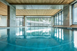 Inomhuspool och uppvärmd pool