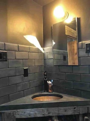 Douche, serviettes fournies
