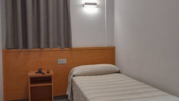 Habitació individual bàsica | Wifi gratuïta