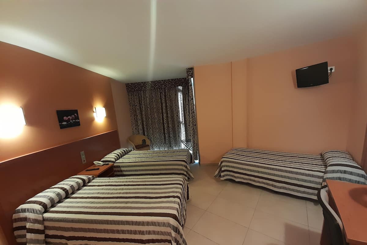 Triple Room | Free WiFi