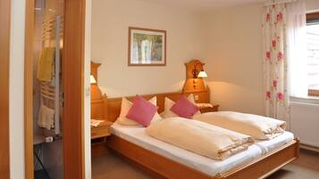 Einzelzimmer | Kostenloses WLAN, BettwÀsche