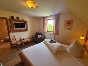 Double Room | Free WiFi, bed sheets - Landhotel Zur Pferdetränke (Schleid)