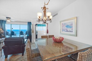 Dining - 🌴Gulf FRONT-Coastal Decor-2 Pools-2BR Summerhouse 502🌴 (Panama City)