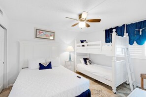 2 bedrooms, iron/ironing board, free WiFi, bed sheets - 🌴Gulf FRONT-Coastal Decor-2 Pools-2BR Summerhouse 502🌴 (Panama City)