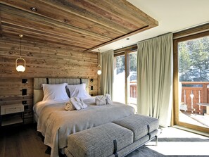 4 bedrooms, free WiFi, bed sheets