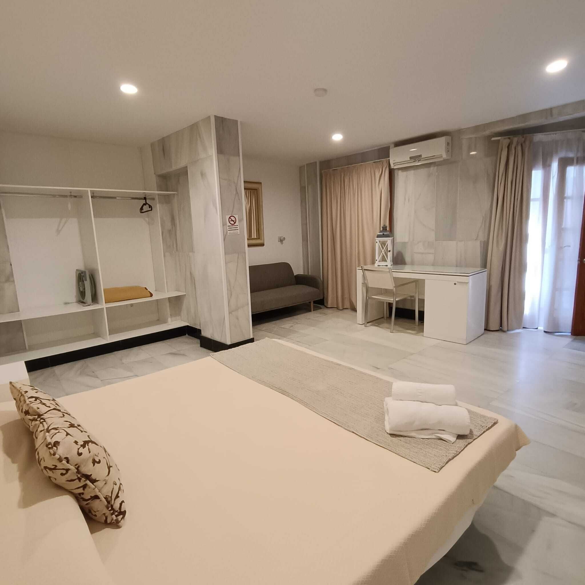 Habitación básica doble | Wifi gratis y ropa de cama 