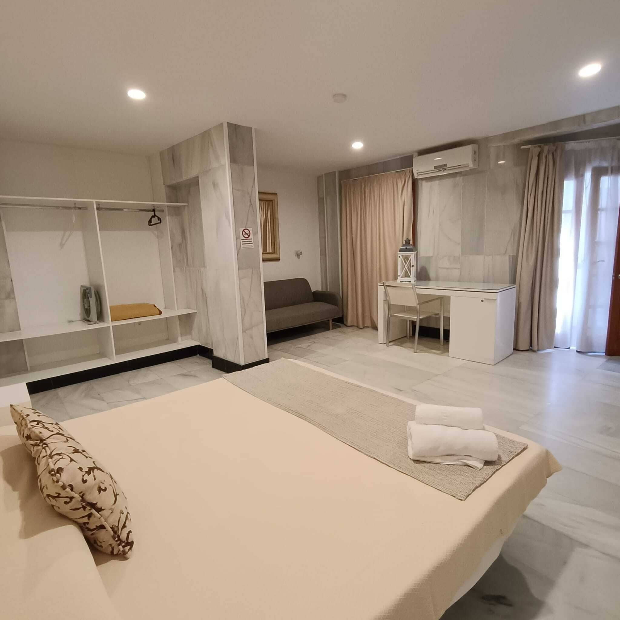 Free WiFi, bed sheets