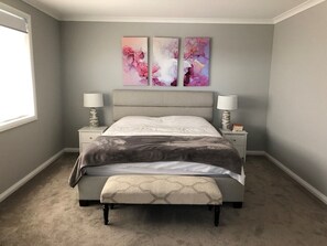 4 bedrooms, desk, iron/ironing board, free WiFi
