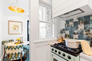 Fridge, microwave, oven, stovetop - Field of Light (Atlanta)