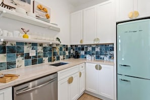 Fridge, microwave, oven, stovetop - Field of Light (Atlanta)